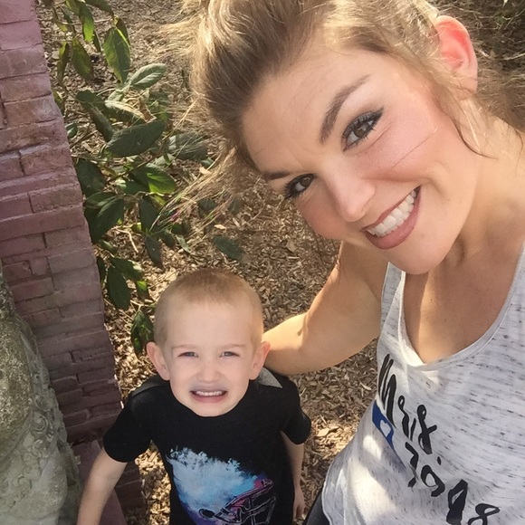 Meet Your Posher, Halley - Picture 11 of 15